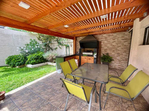 Se Vende 4d, 3b, Jardín Formado, Piscina, Quincho En Ñuñoa