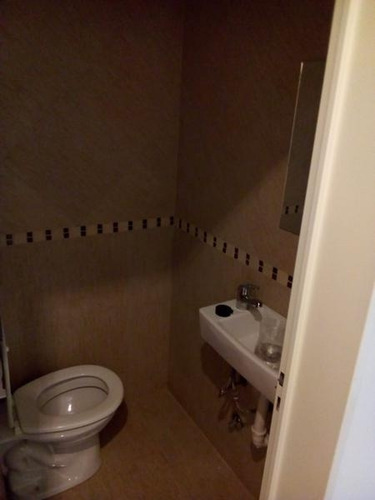 Imagen 3 de 5 de Local En Venta En Banfield Este