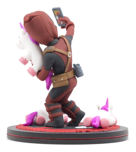 Figura Quantum Mechanix Deadpool Unicorn Selfie Q-fig Max