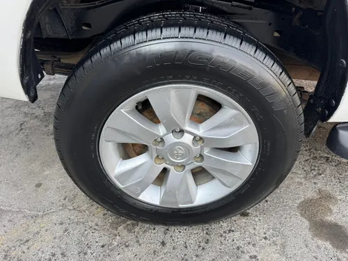 Toyota Hilux 2.7 Cabina Doble Base Mt