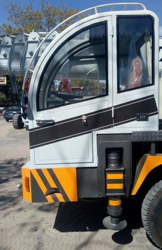 Imagen 8 de 8 de Grua Telescopica Movil Taurus De 10 Toneladas.