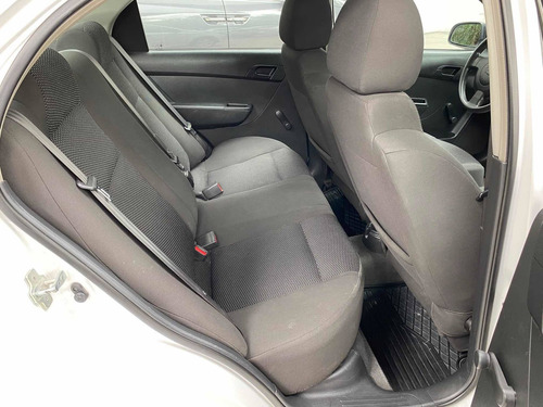 Imagen 12 de 15 de Chevrolet Aveo 2014 1.6 Ls L4 Man Mt