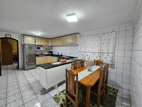 Casa De 3 Quartos E 4 Banheiros ,sendo Uma Suíte!!