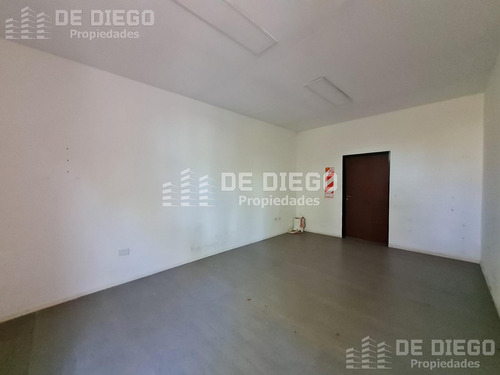 Edificio Industrial Con Gas Industrial De 7500 M2 En 3 Plantas - Bella Vista