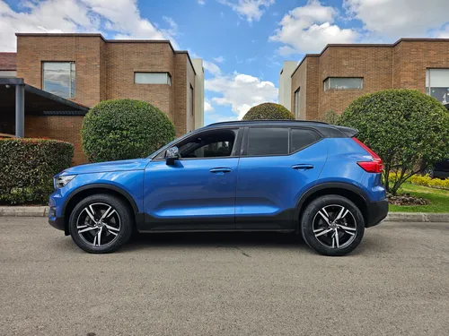 Volvo XC40 2.0 T4 R-Design