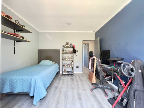 Casa Con 5.000 M2 De Terreno Con Piscina (82768)