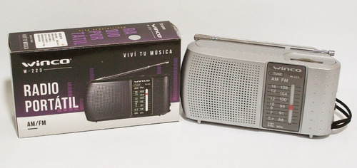 Imagen 3 de 5 de Radio Portatil A Pilas Am Fm Winco W223