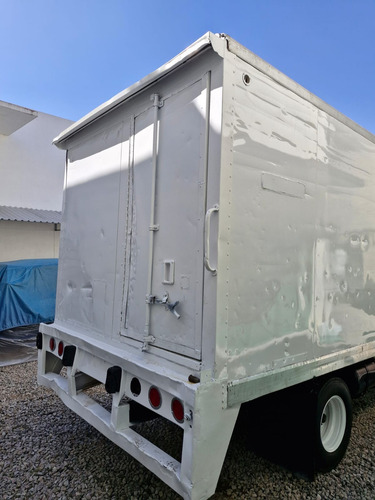 Isuzu Elf 400 Modelo 2008