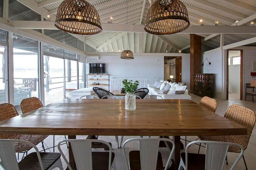 Casa Sobre La Playa En José Ignacio