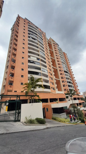 Se Vende Apartamento 110m2 3h/2b/2p El Parral 0780