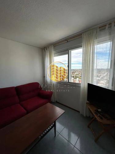 Apartamento De 2 Dormitorios Amoblado En Alquiler Anual, Zona Céntrica De San Carlos