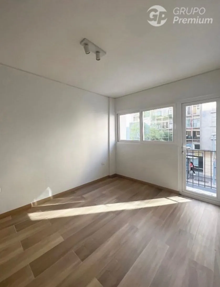 Imagen 1 de 10 de Departamento En Venta De 1 Dorm. En Santiago