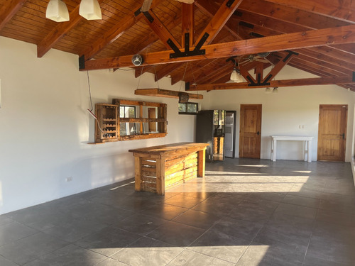 Arriendo Parcela C/ Casa Funcional En Condom. De Buen Nivel
