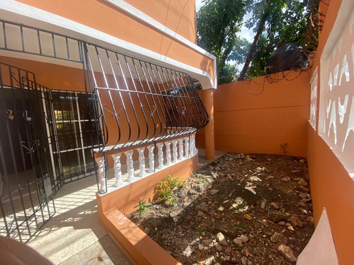 Casa En Santo Domingo Este Zona Oriental