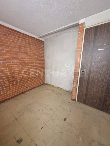 Departamento Con 3 Recamaras En Jardines De Los Báez Ecatepec