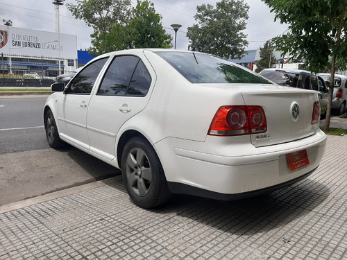 Volkswagen Bora 2.0 Año 2011 Ernesto Automotores
