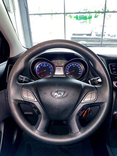 Imagem 2 de 9 de Hyundai Hb20s 1.0 Comfort Plus 12v Flex 4p Manual