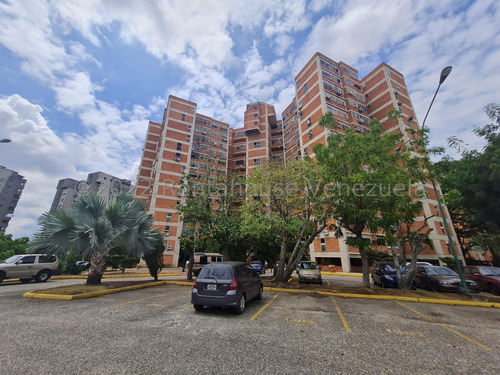 Apartamento En Venta Al Este De Barquisimeto  R E F  2 - 3 - 1 - 8 - 2 - 5 - 2  Mehilyn Perez 