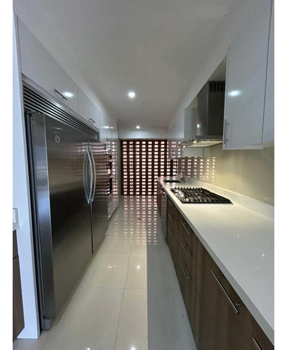 En Alquiler Lujoso Apartamento En Lomas De Las Mercedes