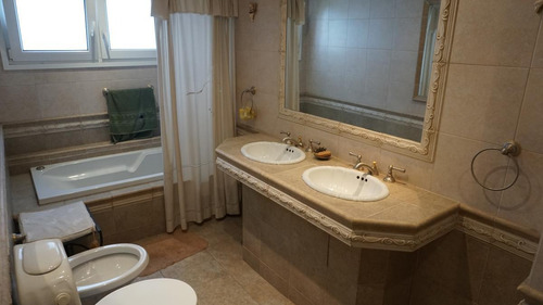 Imagen 14 de 30 de Gran Oportunidad! Casa En Venta - Cull De Sac Sobre Calle Tellechea - Santa Rita