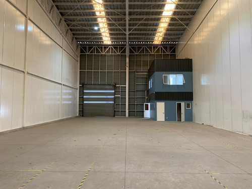 Arriendo Bodega De 464m2 En Colina