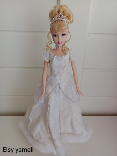 Walt Disney Holidays Princesa Cenicienta 2004 (Usado)