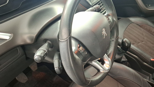 Peugeot 2008 1.6 Feline