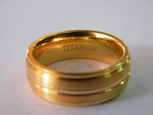 Anillo Elegante De Titanio Para Bodas- Compromisos.