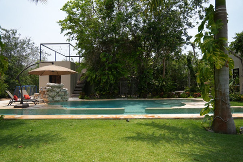Luxurious Residence For Sale In Exclusive Condo Located In Northern Mérida