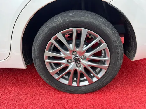 Mazda 2 GRAND TOURING LX 1.5 AT