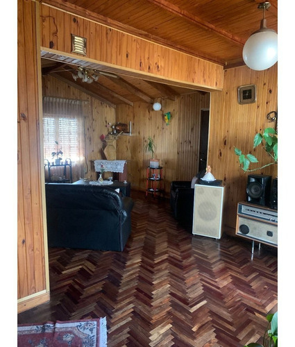 Imagen 3 de 12 de Vendo Casa De 2 Dormitorios En Barrio Crisol