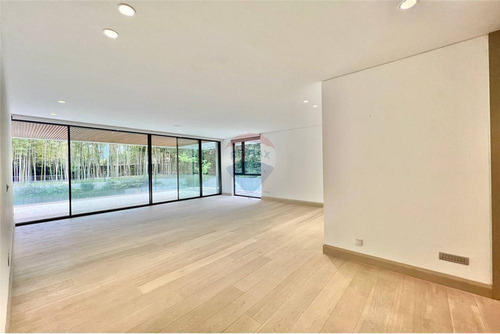 Exclusivo Dúplex Con Jardín, Piscina En San Damián