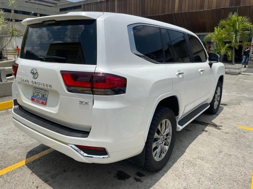Imagen 6 de 13 de Toyota Land Cruiser