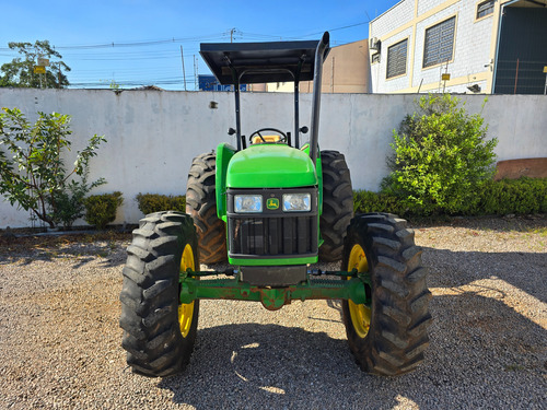Trator John Deere 5403 - Ano 2003 - 4x4 Traçado