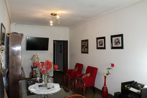 Imagen 4 de 8 de Venta Triplex 4 Ambientes Con Cochera Y Fondo Libre Castelar