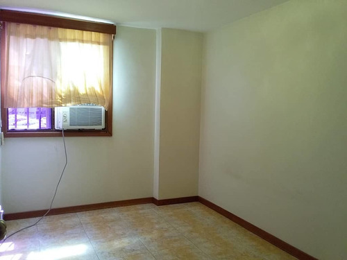 Imagen 13 de 15 de Nelida Lugo Alquila Apartamento Cumboto Norte Puerto Cabello
