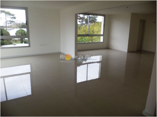 Oficina En Venta Y Alquiler En Punta Del Este - Ubicado Sobre Avenida Italia En Zona De Design District- Ref: 12192