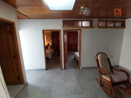 Venta De Local Y Apartamento En Hipodromo