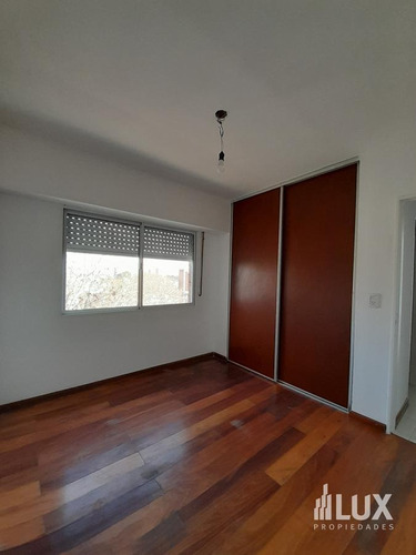Imagen 11 de 22 de Alquiler - Departamento - Un Dormitorio - Balcon - República De La Sexta - Siberia - Unr
