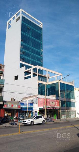 Imagen 21 de 28 de Oficina De Última Tecnología | Banfield Este