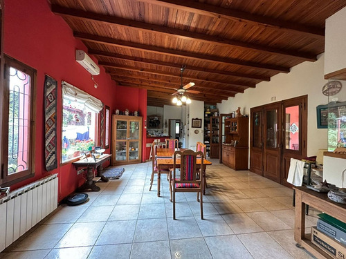 Venta Casa 4 Dorm Pileta Ap. Cred. Centro