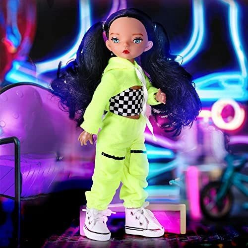 Muñeca Queban De Jesui-poseable Fashion Doll Con Ropa Fluore