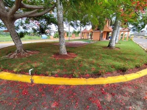 Vendo Solares En La Av. Ecológica Y Marginal La Américas, Santo Domingo Este En Residencial Cerrado, República Dominicana