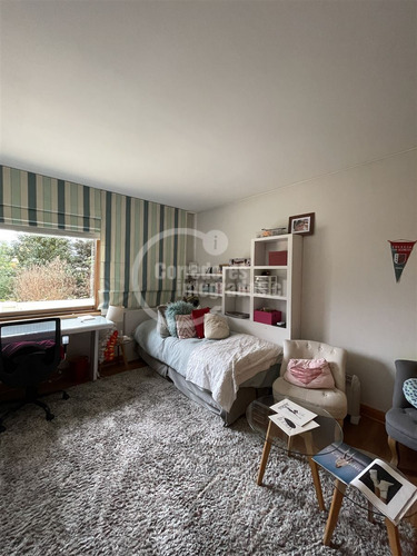 Casa En Venta De 6 Dorm. En Lo Barnechea