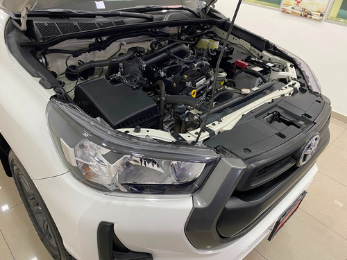 Toyota Hilux 2.7 Cabina Doble Sr Mt