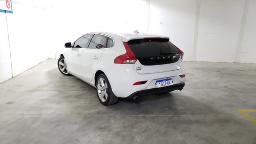Imagem 11 de 15 de Volvo V40 Dynamic - 2015