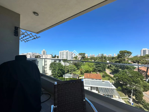 Venta Apartamento 2 Dormitorios En Edificio View Ii