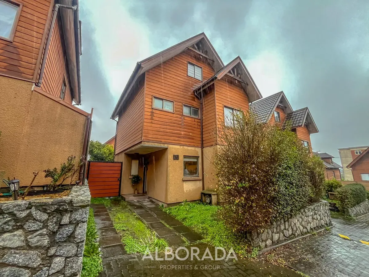 Imagen 1 de 22 de Arriendo Amplia Casa Condominio En Lomas San Sebastian