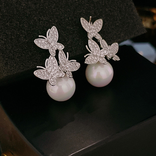 Full Drill Lily Flower Earrings Elegant Versatile Unique1
