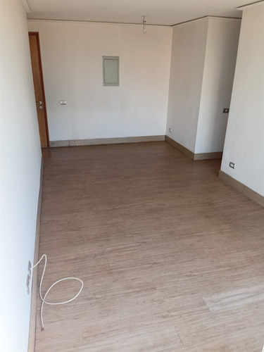 Dpto. En Arriendo De 3 D. 2 B En Metro Las Torres, Macul